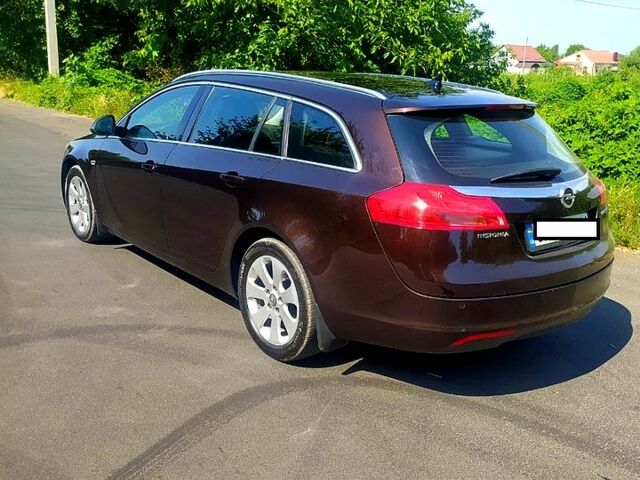 Опель Инсигния, объемом двигателя 2 л и пробегом 208 тыс. км за 8888 $, фото 1 на Automoto.ua