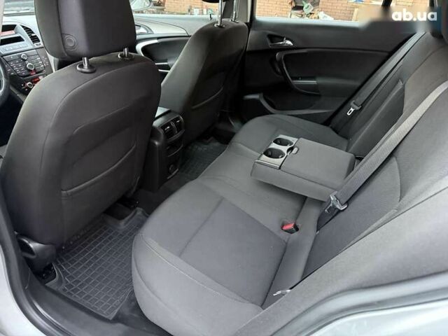 Опель Инсигния, объемом двигателя 2 л и пробегом 251 тыс. км за 7300 $, фото 2 на Automoto.ua