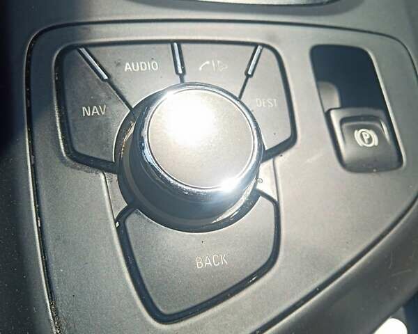 Опель Инсигния, объемом двигателя 1.96 л и пробегом 309 тыс. км за 10200 $, фото 4 на Automoto.ua