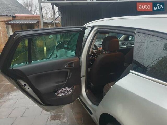 Опель Инсигния, объемом двигателя 2 л и пробегом 329 тыс. км за 11000 $, фото 8 на Automoto.ua