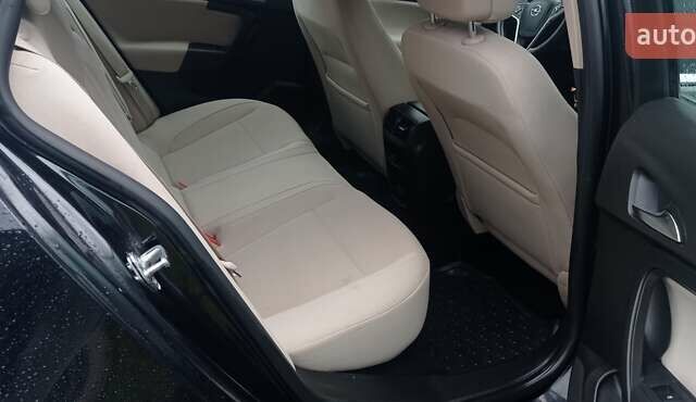 Опель Інсігнія, об'ємом двигуна 1.96 л та пробігом 177 тис. км за 10850 $, фото 7 на Automoto.ua