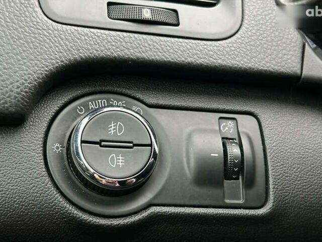 Опель Інсігнія, об'ємом двигуна 2 л та пробігом 305 тис. км за 11900 $, фото 18 на Automoto.ua