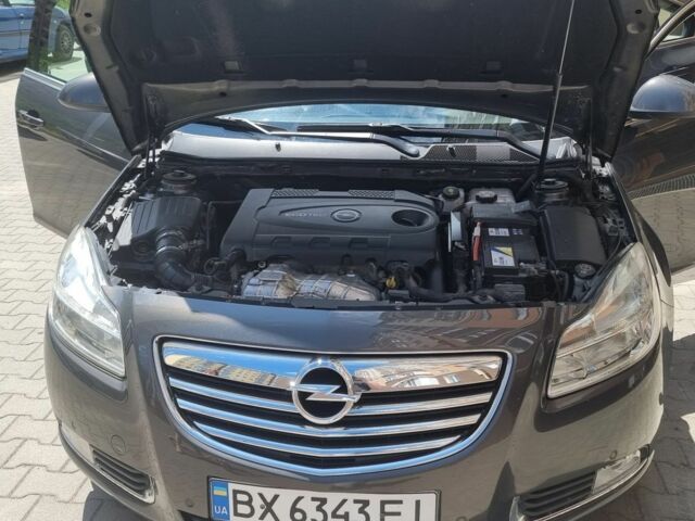 Серый Опель Инсигния, объемом двигателя 2 л и пробегом 188 тыс. км за 8800 $, фото 1 на Automoto.ua