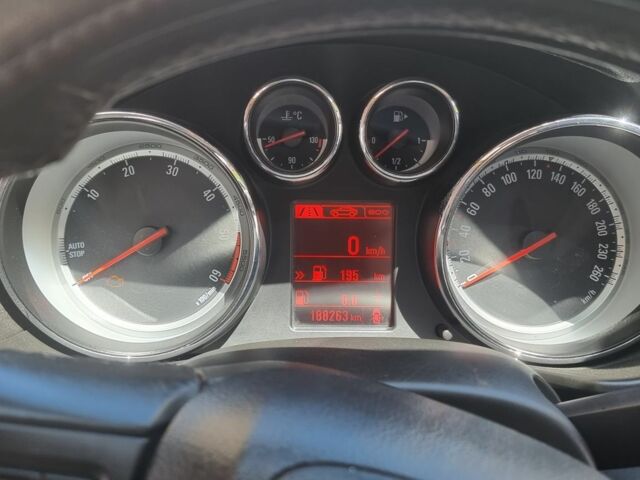 Серый Опель Инсигния, объемом двигателя 2 л и пробегом 188 тыс. км за 8800 $, фото 4 на Automoto.ua