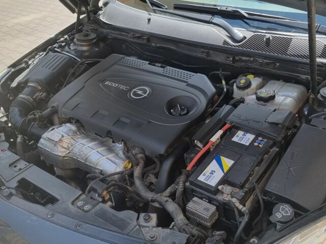 Серый Опель Инсигния, объемом двигателя 2 л и пробегом 188 тыс. км за 8800 $, фото 3 на Automoto.ua