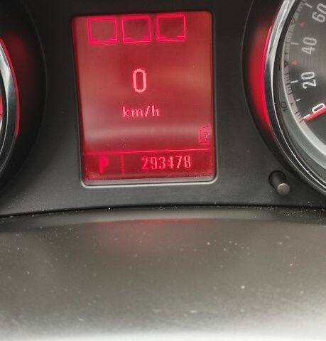 Сірий Опель Інсігнія, об'ємом двигуна 2 л та пробігом 293 тис. км за 6700 $, фото 15 на Automoto.ua