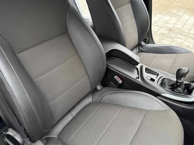 Серый Опель Инсигния, объемом двигателя 2 л и пробегом 278 тыс. км за 6500 $, фото 18 на Automoto.ua