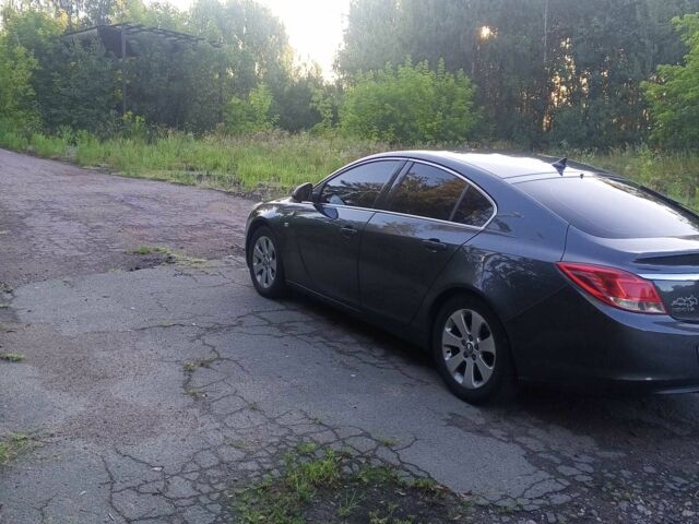 Серый Опель Инсигния, объемом двигателя 2 л и пробегом 300 тыс. км за 6512 $, фото 3 на Automoto.ua