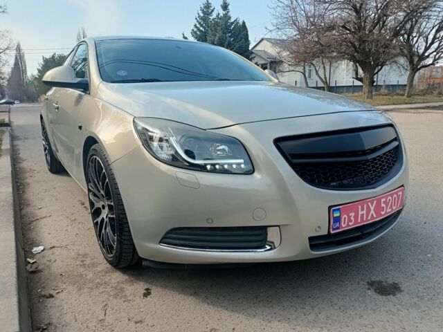 Серый Опель Инсигния, объемом двигателя 1.6 л и пробегом 191 тыс. км за 6800 $, фото 1 на Automoto.ua