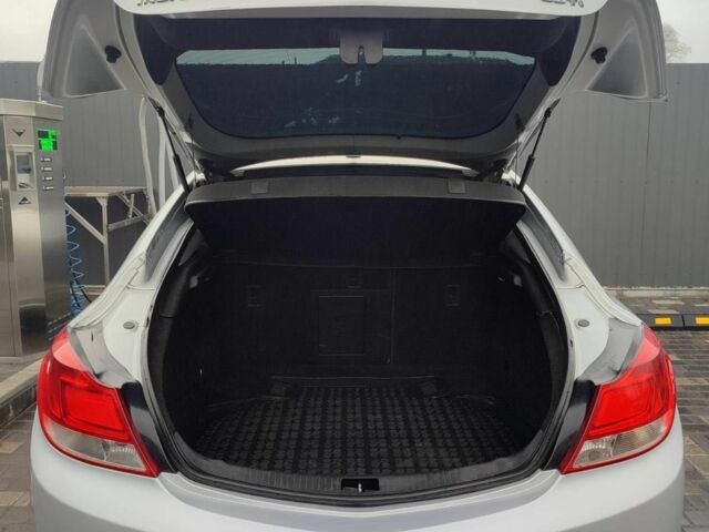 Серый Опель Инсигния, объемом двигателя 2 л и пробегом 275 тыс. км за 3600 $, фото 5 на Automoto.ua