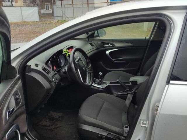 Серый Опель Инсигния, объемом двигателя 2 л и пробегом 275 тыс. км за 3600 $, фото 6 на Automoto.ua