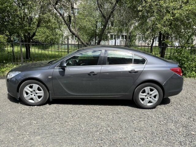 Сірий Опель Інсігнія, об'ємом двигуна 2 л та пробігом 238 тис. км за 8200 $, фото 2 на Automoto.ua