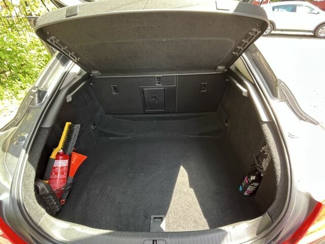 Сірий Опель Інсігнія, об'ємом двигуна 2 л та пробігом 238 тис. км за 8200 $, фото 5 на Automoto.ua