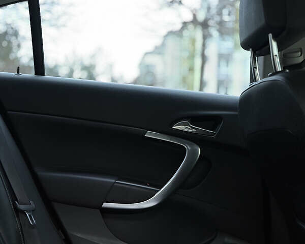 Сірий Опель Інсігнія, об'ємом двигуна 1.96 л та пробігом 265 тис. км за 7500 $, фото 21 на Automoto.ua