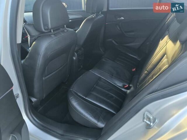 Серый Опель Инсигния, объемом двигателя 1.96 л и пробегом 350 тыс. км за 6300 $, фото 9 на Automoto.ua