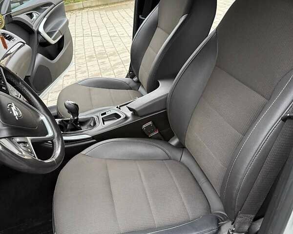 Серый Опель Инсигния, объемом двигателя 1.96 л и пробегом 277 тыс. км за 6500 $, фото 25 на Automoto.ua