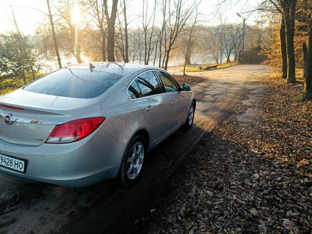 Серый Опель Инсигния, объемом двигателя 2 л и пробегом 235 тыс. км за 6800 $, фото 3 на Automoto.ua