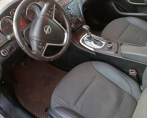 Серый Опель Инсигния, объемом двигателя 2 л и пробегом 234 тыс. км за 6800 $, фото 7 на Automoto.ua