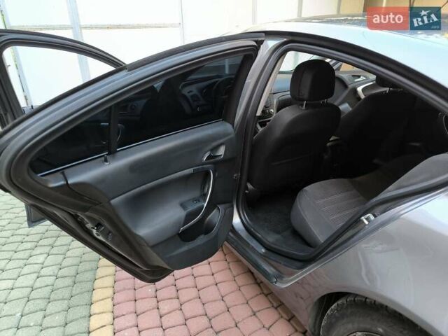 Серый Опель Инсигния, объемом двигателя 1.96 л и пробегом 250 тыс. км за 6000 $, фото 8 на Automoto.ua