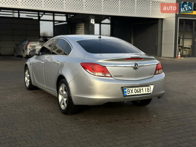 Серый Опель Инсигния, объемом двигателя 1.96 л и пробегом 296 тыс. км за 4750 $, фото 4 на Automoto.ua