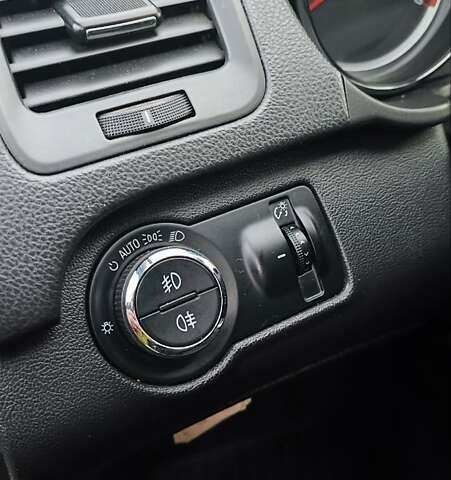 Серый Опель Инсигния, объемом двигателя 1.96 л и пробегом 313 тыс. км за 6700 $, фото 31 на Automoto.ua