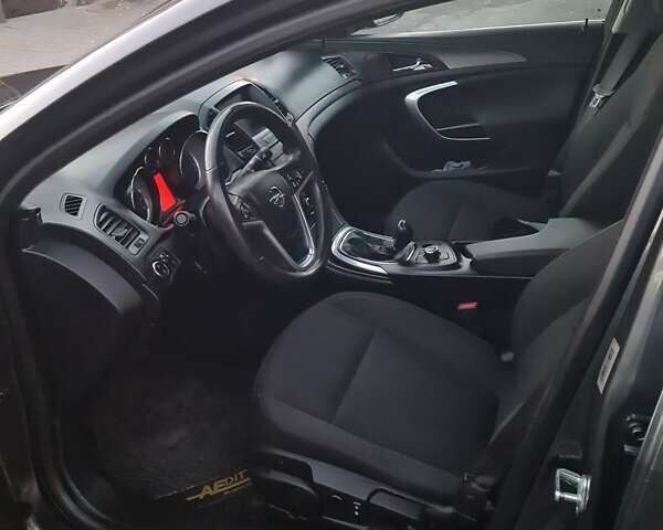 Серый Опель Инсигния, объемом двигателя 0 л и пробегом 245 тыс. км за 6950 $, фото 13 на Automoto.ua