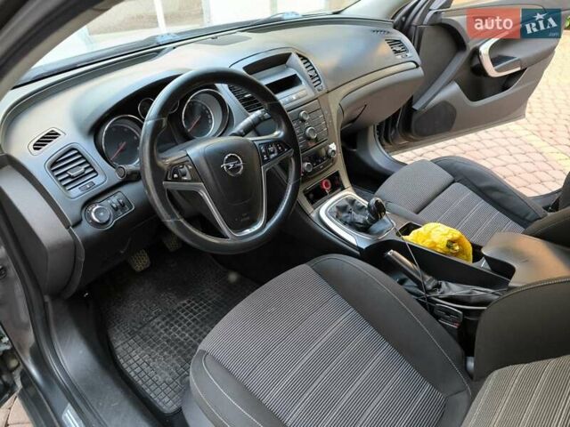 Серый Опель Инсигния, объемом двигателя 1.96 л и пробегом 250 тыс. км за 6000 $, фото 9 на Automoto.ua