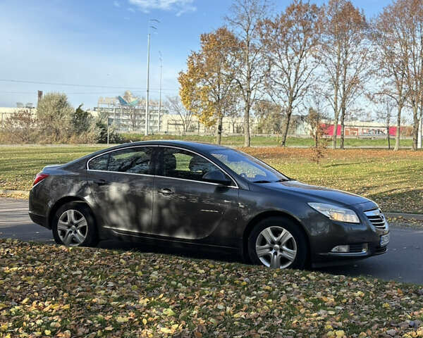 Серый Опель Инсигния, объемом двигателя 1.96 л и пробегом 250 тыс. км за 5550 $, фото 4 на Automoto.ua