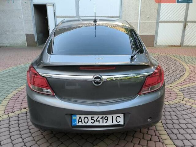 Серый Опель Инсигния, объемом двигателя 1.96 л и пробегом 250 тыс. км за 6000 $, фото 3 на Automoto.ua