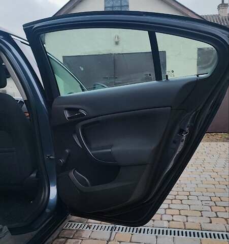 Серый Опель Инсигния, объемом двигателя 1.96 л и пробегом 313 тыс. км за 6700 $, фото 36 на Automoto.ua