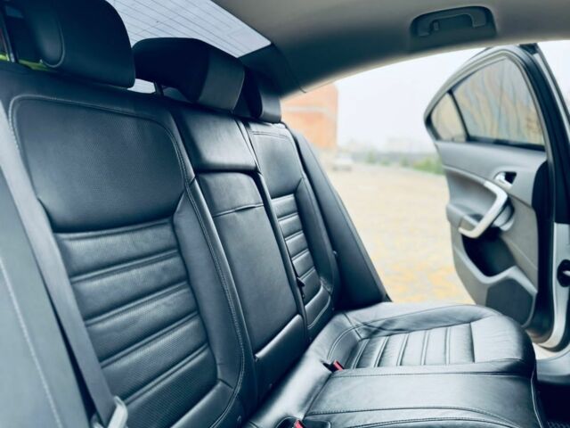 Опель Інсігнія 2009 у Чорткові на Automoto.ua Сірий Опель Інсігнія, об'ємом двигуна 2 л та пробігом 200 тис. км за 8800 $, фото 10 на Automoto.ua