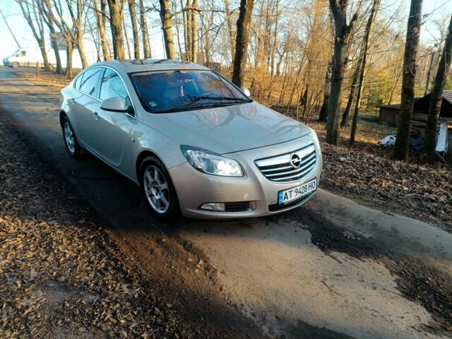 Серый Опель Инсигния, объемом двигателя 2 л и пробегом 235 тыс. км за 6800 $, фото 1 на Automoto.ua