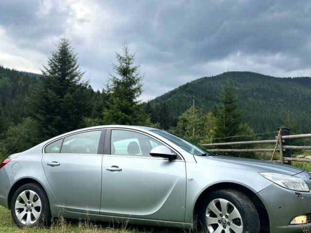 Сірий Опель Інсігнія, об'ємом двигуна 2 л та пробігом 200 тис. км за 6100 $, фото 2 на Automoto.ua