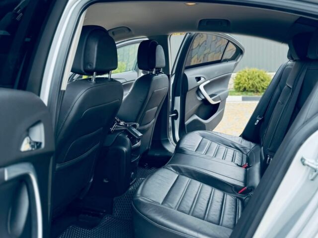 Опель Інсігнія 2009 у Чорткові на Automoto.ua Сірий Опель Інсігнія, об'ємом двигуна 2 л та пробігом 200 тис. км за 8800 $, фото 19 на Automoto.ua