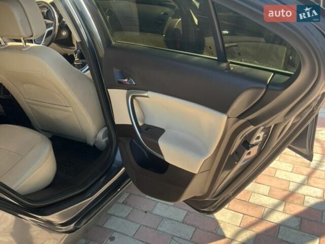 Сірий Опель Інсігнія, об'ємом двигуна 1.96 л та пробігом 273 тис. км за 7500 $, фото 14 на Automoto.ua