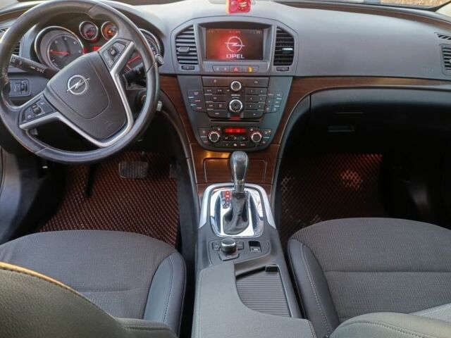 Серый Опель Инсигния, объемом двигателя 2 л и пробегом 235 тыс. км за 6800 $, фото 7 на Automoto.ua