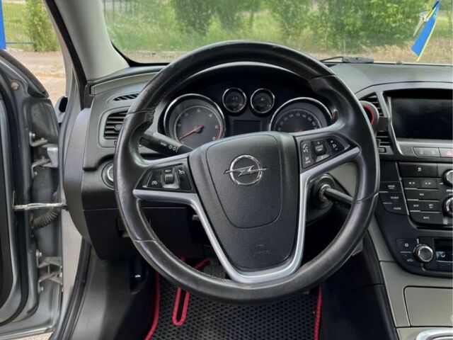 Сірий Опель Інсігнія, об'ємом двигуна 2 л та пробігом 200 тис. км за 6100 $, фото 7 на Automoto.ua