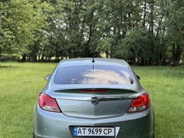Серый Опель Инсигния, объемом двигателя 2 л и пробегом 270 тыс. км за 6650 $, фото 3 на Automoto.ua