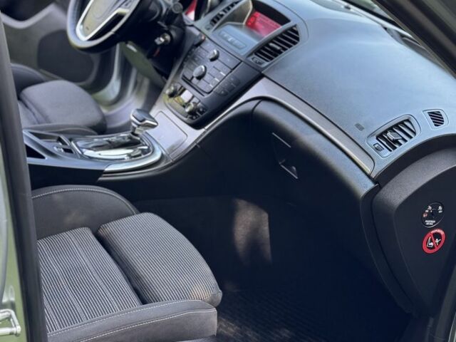 Серый Опель Инсигния, объемом двигателя 2 л и пробегом 270 тыс. км за 6650 $, фото 11 на Automoto.ua