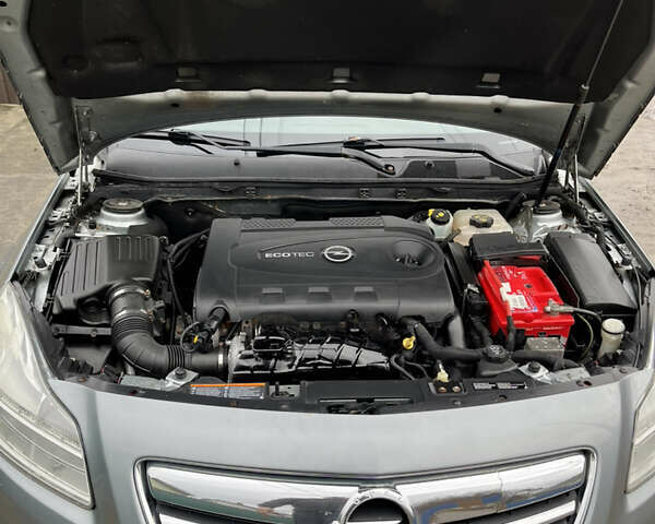 Серый Опель Инсигния, объемом двигателя 2 л и пробегом 260 тыс. км за 5500 $, фото 4 на Automoto.ua