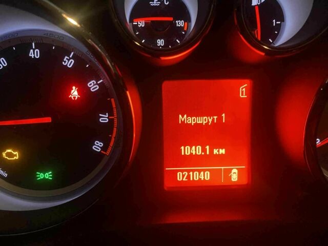 Серый Опель Инсигния, объемом двигателя 2 л и пробегом 22 тыс. км за 11800 $, фото 3 на Automoto.ua