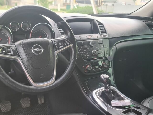 Серый Опель Инсигния, объемом двигателя 2 л и пробегом 216 тыс. км за 8000 $, фото 7 на Automoto.ua