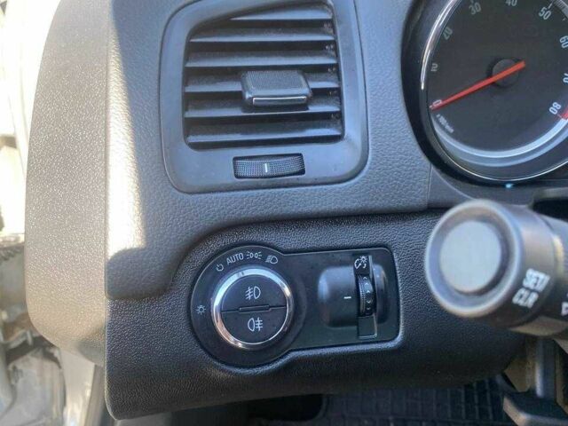 Серый Опель Инсигния, объемом двигателя 2 л и пробегом 22 тыс. км за 11800 $, фото 20 на Automoto.ua