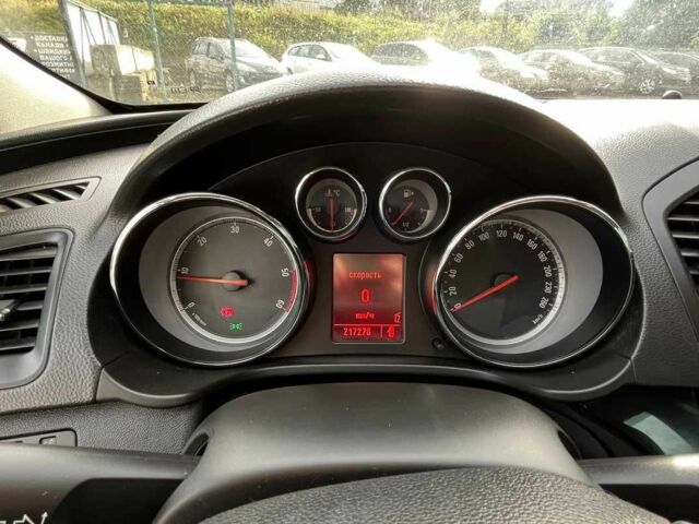 Серый Опель Инсигния, объемом двигателя 2 л и пробегом 217 тыс. км за 7900 $, фото 11 на Automoto.ua