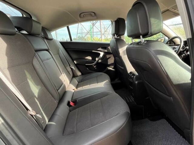 Серый Опель Инсигния, объемом двигателя 2 л и пробегом 217 тыс. км за 7900 $, фото 16 на Automoto.ua