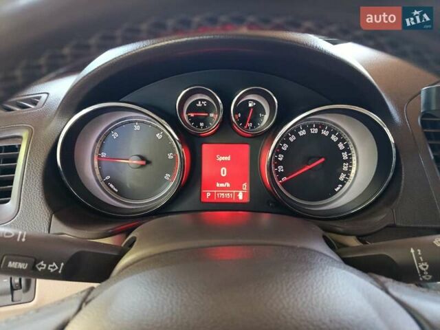 Сірий Опель Інсігнія, об'ємом двигуна 1.96 л та пробігом 175 тис. км за 8000 $, фото 20 на Automoto.ua