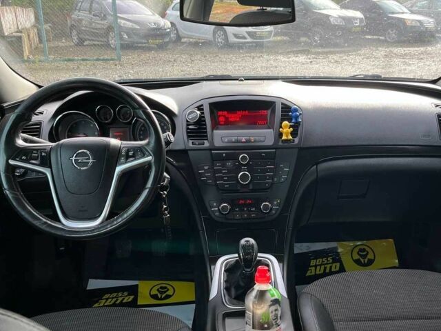 Серый Опель Инсигния, объемом двигателя 2 л и пробегом 217 тыс. км за 7900 $, фото 14 на Automoto.ua