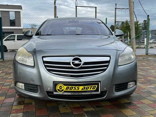 Серый Опель Инсигния, объемом двигателя 2 л и пробегом 217 тыс. км за 7900 $, фото 1 на Automoto.ua