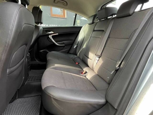 Серый Опель Инсигния, объемом двигателя 2 л и пробегом 217 тыс. км за 7900 $, фото 13 на Automoto.ua