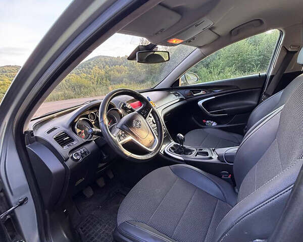 Серый Опель Инсигния, объемом двигателя 1.96 л и пробегом 216 тыс. км за 8500 $, фото 1 на Automoto.ua